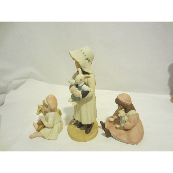 JAN HAGARA Royal Orleans Brianna sitter Brooke Crystal 3 figurines COA VINTAGE - Picture 5 of 11
